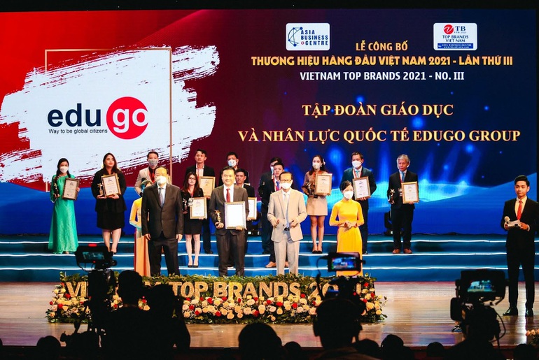 EduGo Group đạt danh hiệu Top 10 thương hiệu hàng đầu Việt Nam 