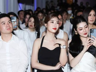 Hoa hậu Đỗ Mỹ Linh nhận lời cầu hôn của thiếu gia Đỗ Vinh Quang