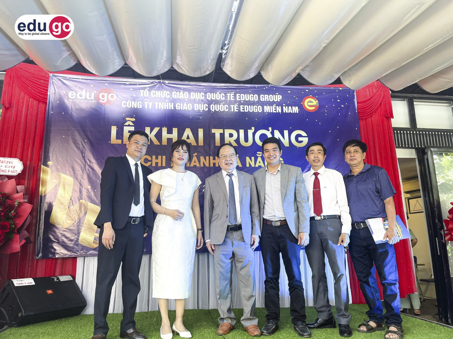 PGS. TS Nguyễn Ngọc Minh cùng BĐH EduGo Group tại buổi lễ