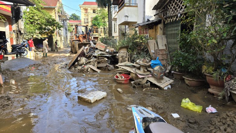 Hành trình đến với bà con vùng bão lụt Yên Bái