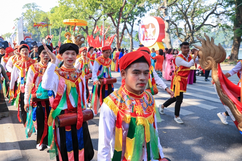 Thủ tướng Phạm Minh Chính dự 'Ngày hội Văn hóa vì hòa bình' của Hà Nội- Ảnh 21.